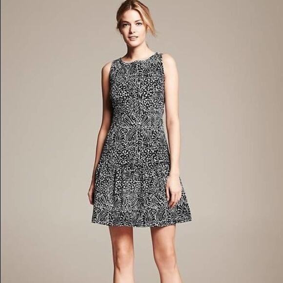 Banana Republic Dresses & Skirts - Banana Republic Marimekko Black White Floral Sleeveless Fit and Flare Dress 0